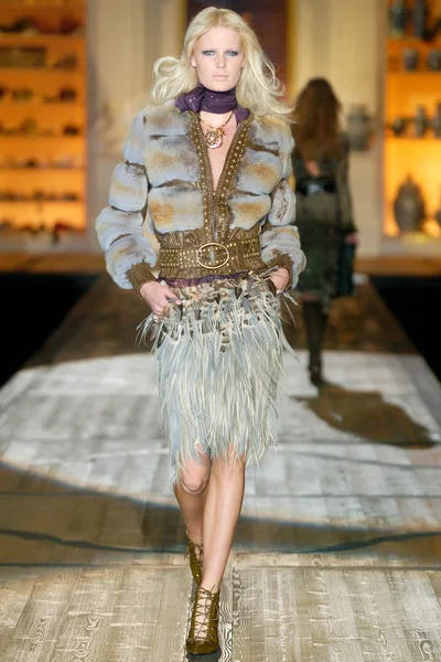 Look 32